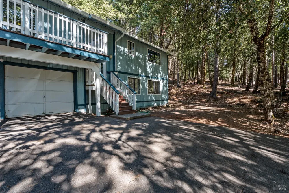 4460 Daisy Drive Willits, CA 95490