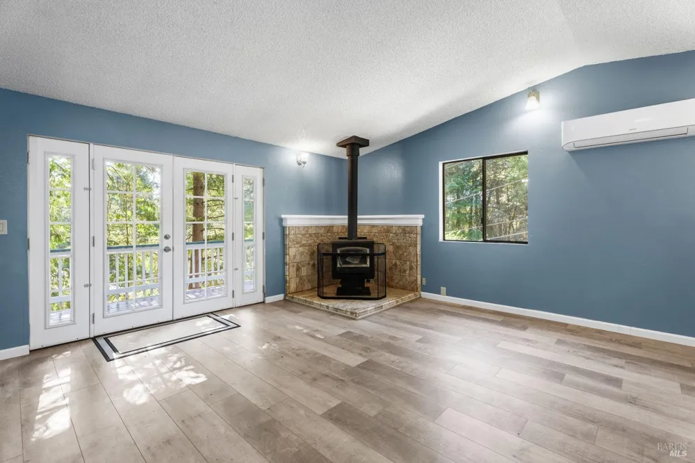 4460 Daisy Drive Willits, CA 95490