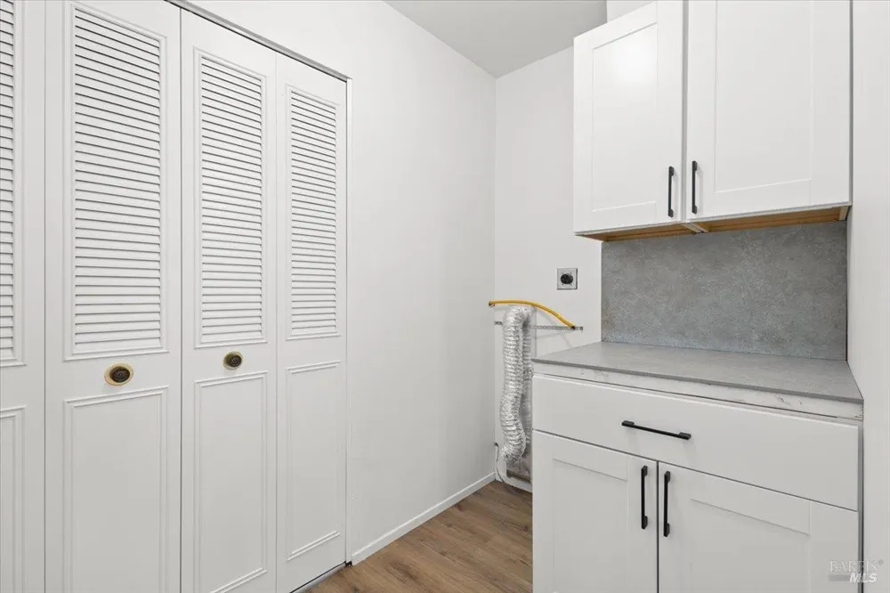 1963 Knolls Drive Santa Rosa, CA 95405