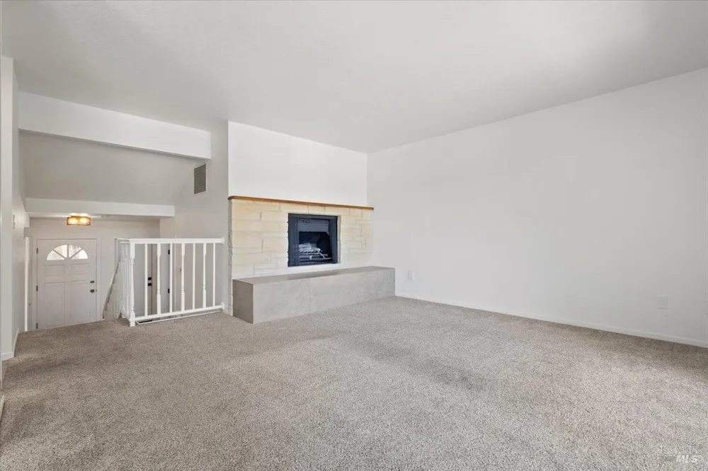 1963 Knolls Drive Santa Rosa, CA 95405