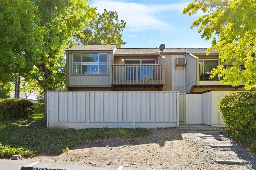 1963 Knolls Drive Santa Rosa, CA 95405