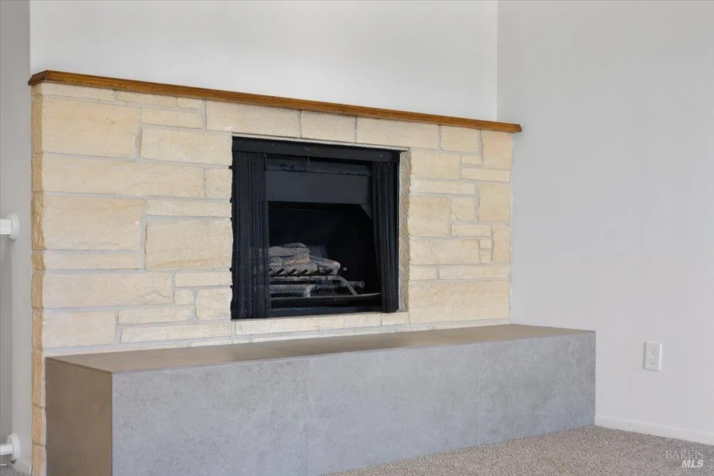 1963 Knolls Drive Santa Rosa, CA 95405
