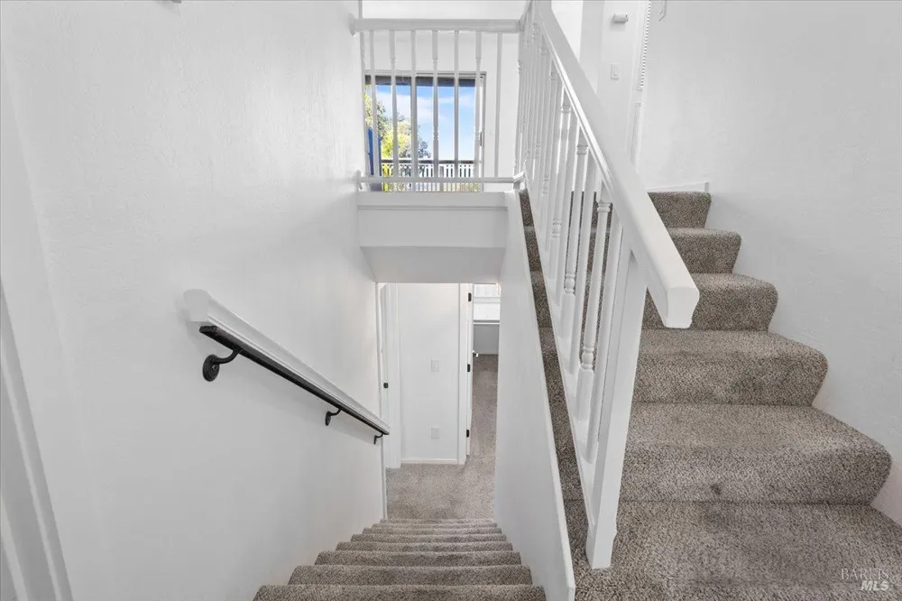 1963 Knolls Drive Santa Rosa, CA 95405
