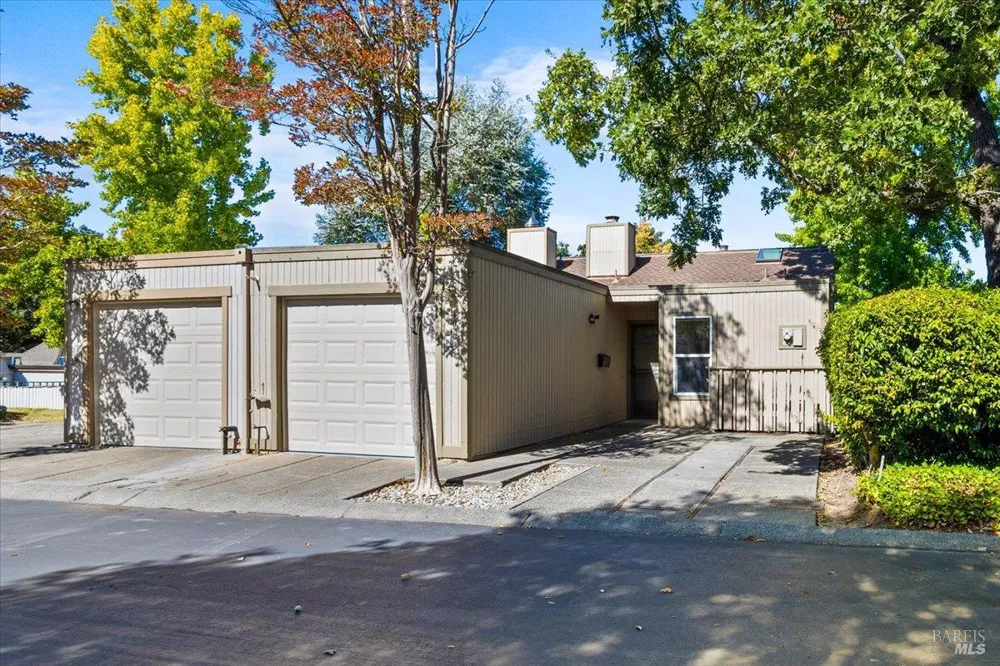 1963 Knolls Drive Santa Rosa, CA 95405