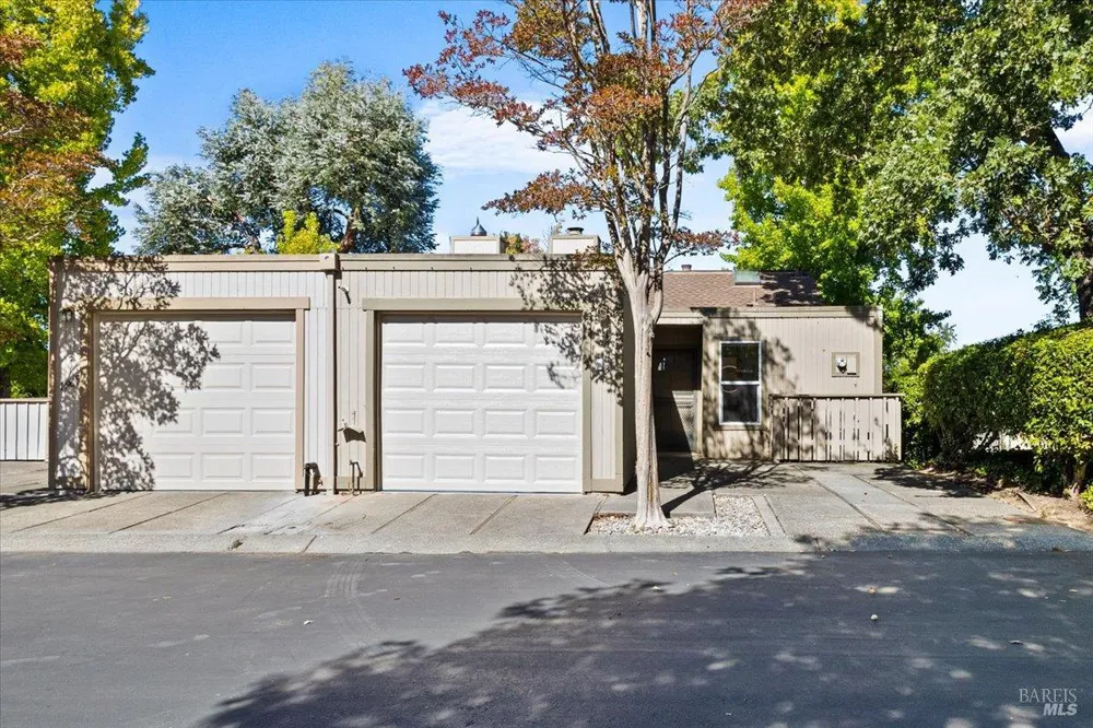 1963 Knolls Drive Santa Rosa, CA 95405