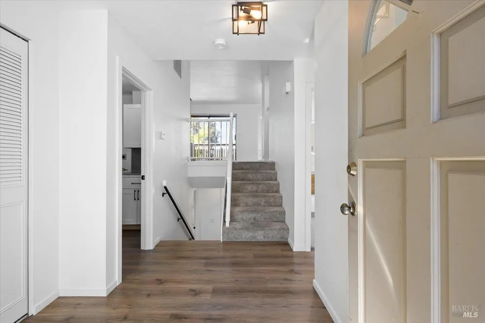 1963 Knolls Drive Santa Rosa, CA 95405