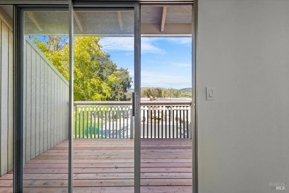 1963 Knolls Drive Santa Rosa, CA 95405