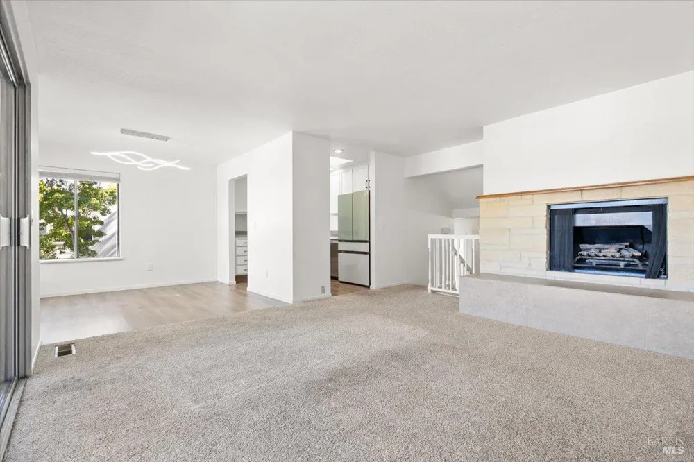 1963 Knolls Drive Santa Rosa, CA 95405