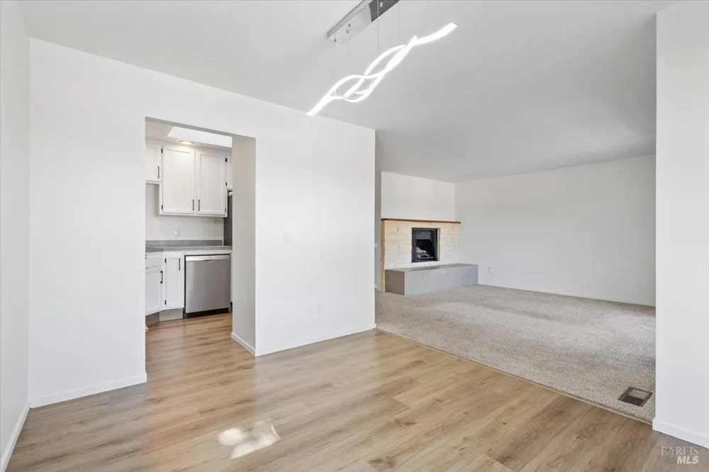1963 Knolls Drive Santa Rosa, CA 95405