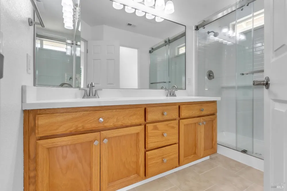231 Sungate Court Vacaville, CA 95688