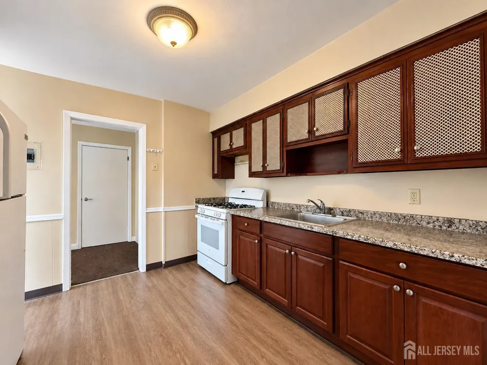 1842 W 5th Avenue Piscataway, NJ 08854