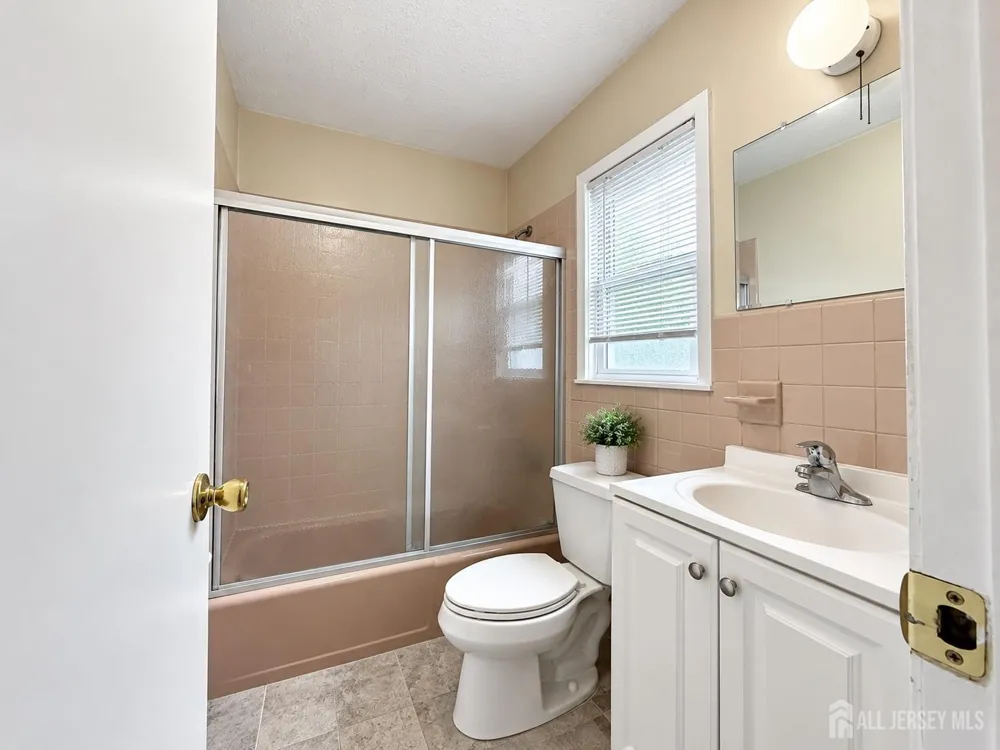 1842 W 5th Avenue Piscataway, NJ 08854
