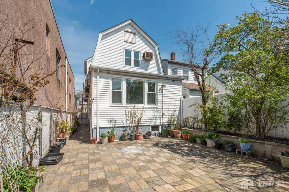 136 W 56th Street Bayonne, NJ 07002