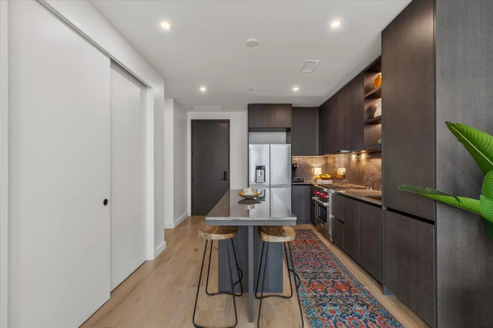 610 Davis Street #1909 Austin, TX 78701