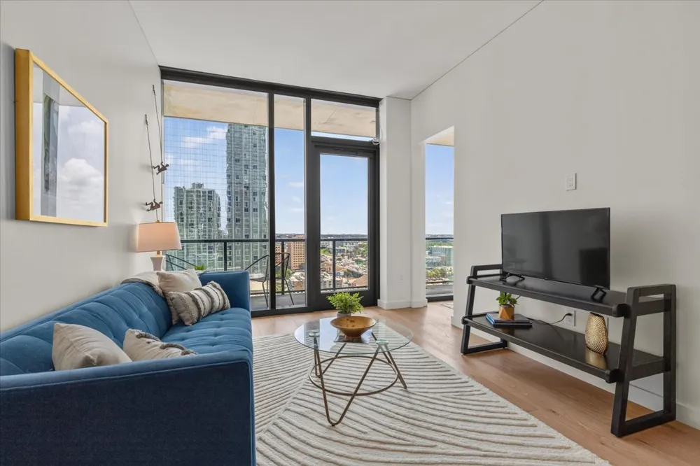 610 Davis Street #1909 Austin, TX 78701