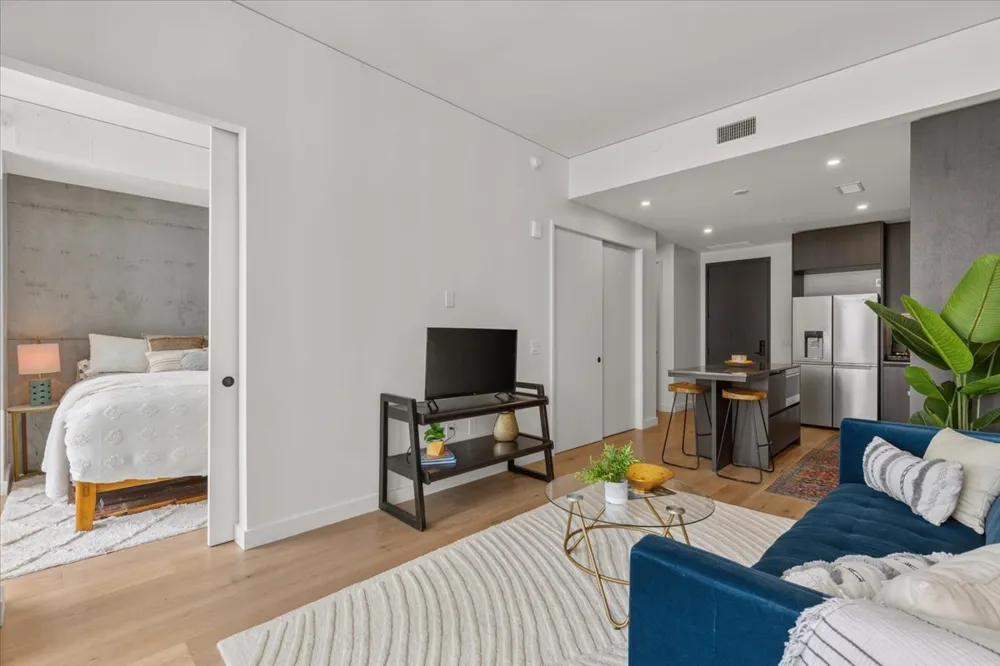 610 Davis Street #1909 Austin, TX 78701