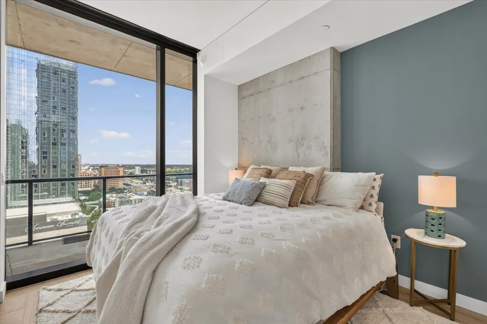 610 Davis Street #1909 Austin, TX 78701