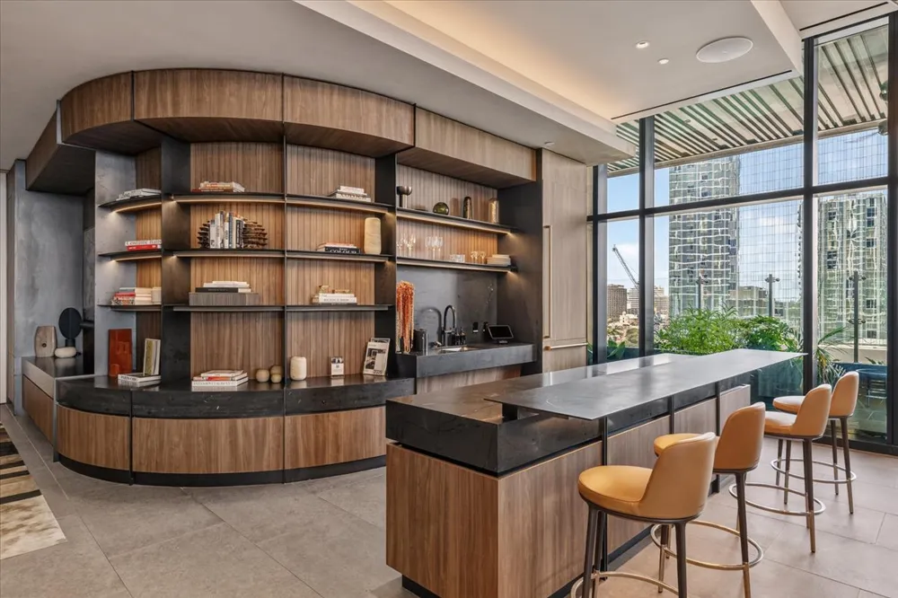 610 Davis Street #1909 Austin, TX 78701