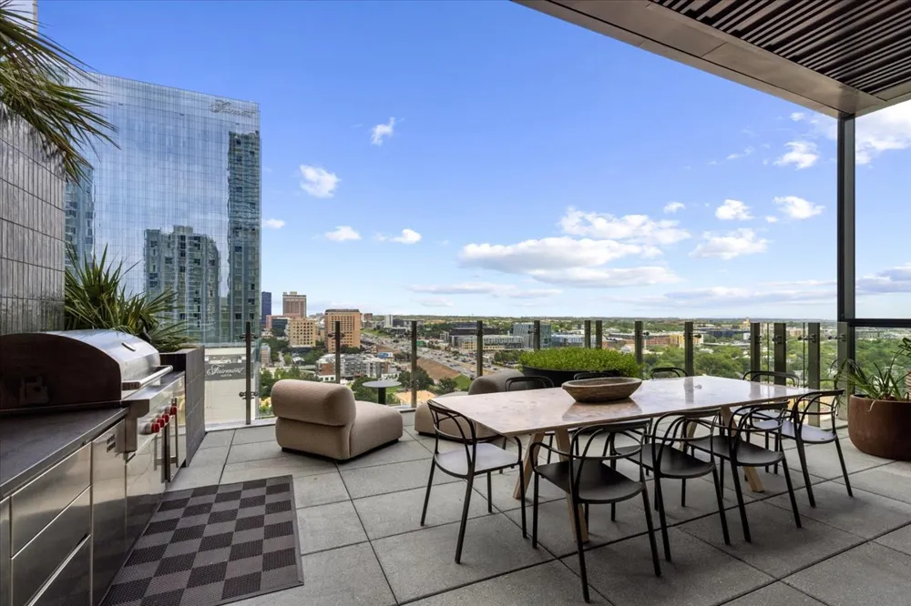 610 Davis Street #1909 Austin, TX 78701
