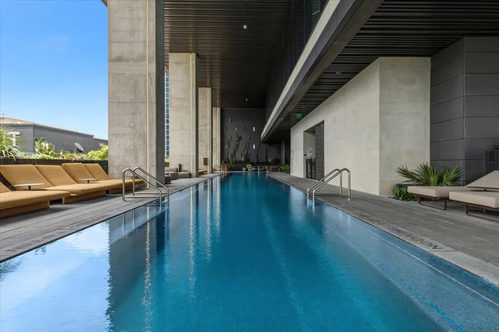 610 Davis Street #1909 Austin, TX 78701