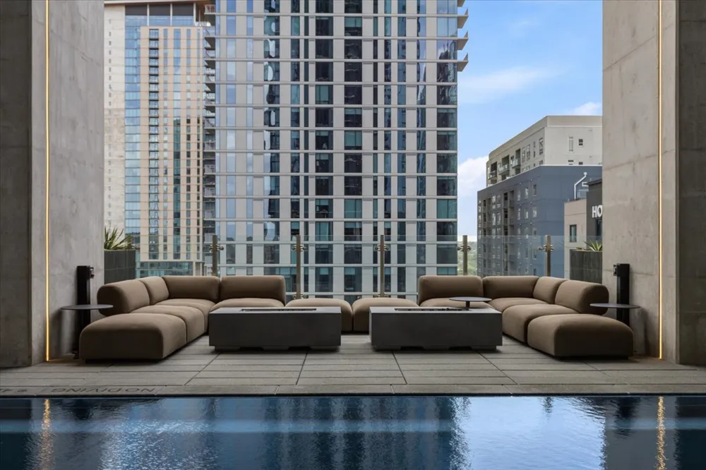 610 Davis Street #1909 Austin, TX 78701