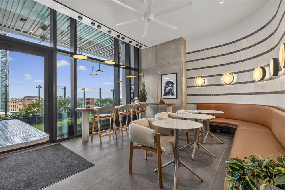 610 Davis Street #1909 Austin, TX 78701