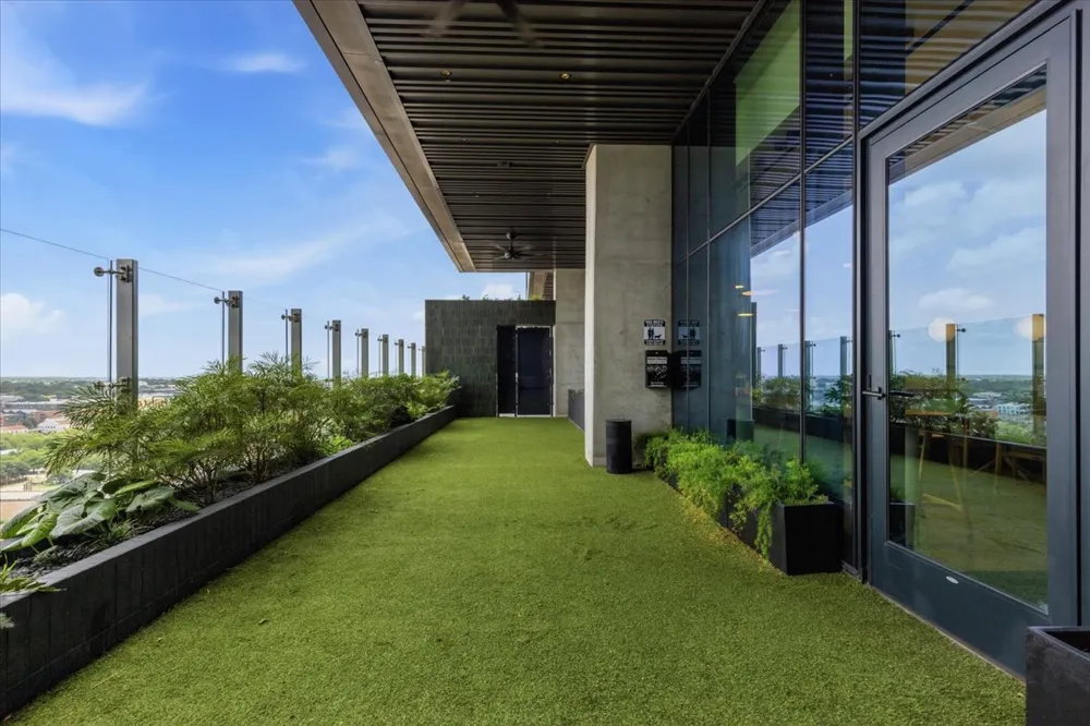 610 Davis Street #1909 Austin, TX 78701