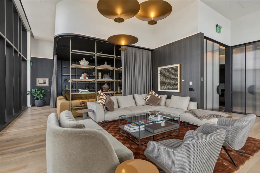 610 Davis Street #1909 Austin, TX 78701