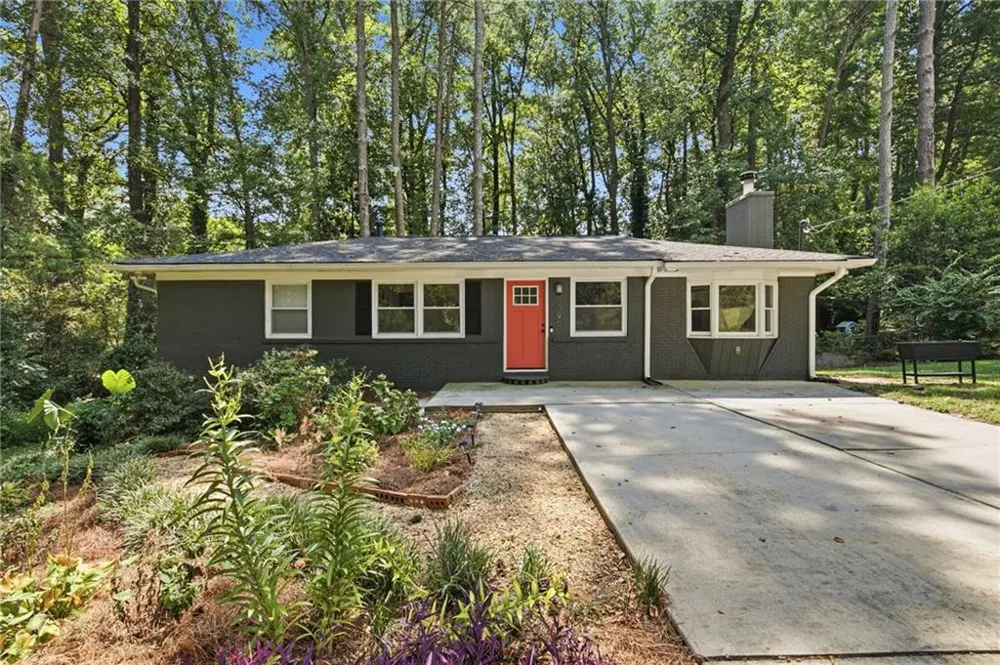 3095 Hollywood Drive Decatur, GA 30033