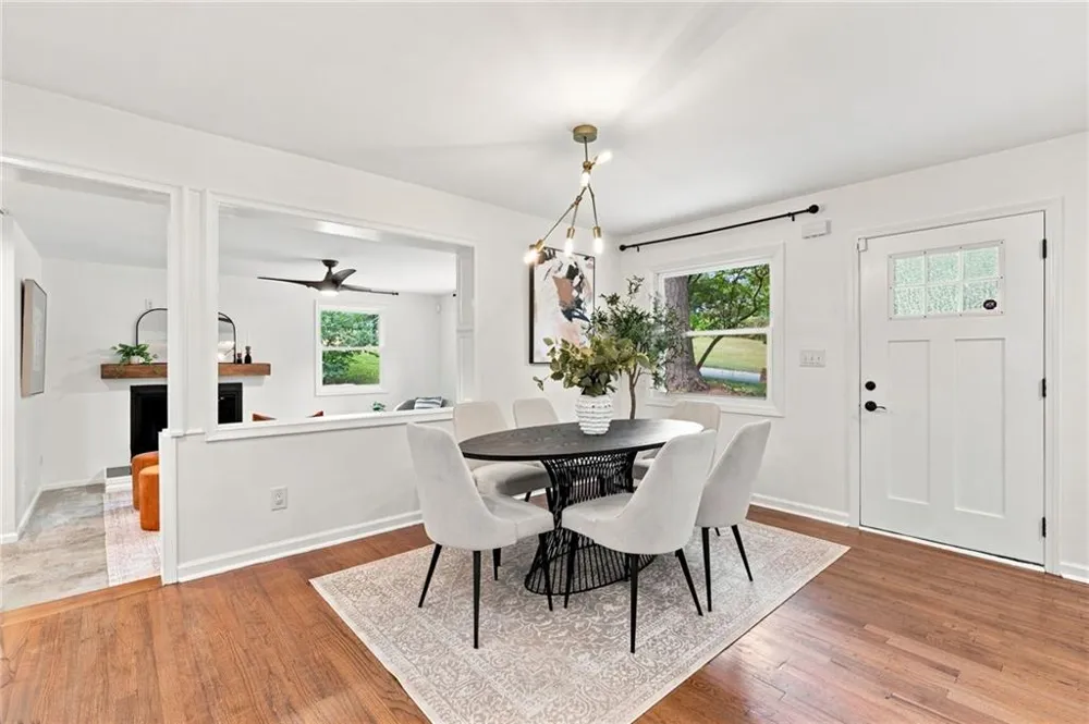 3095 Hollywood Drive Decatur, GA 30033