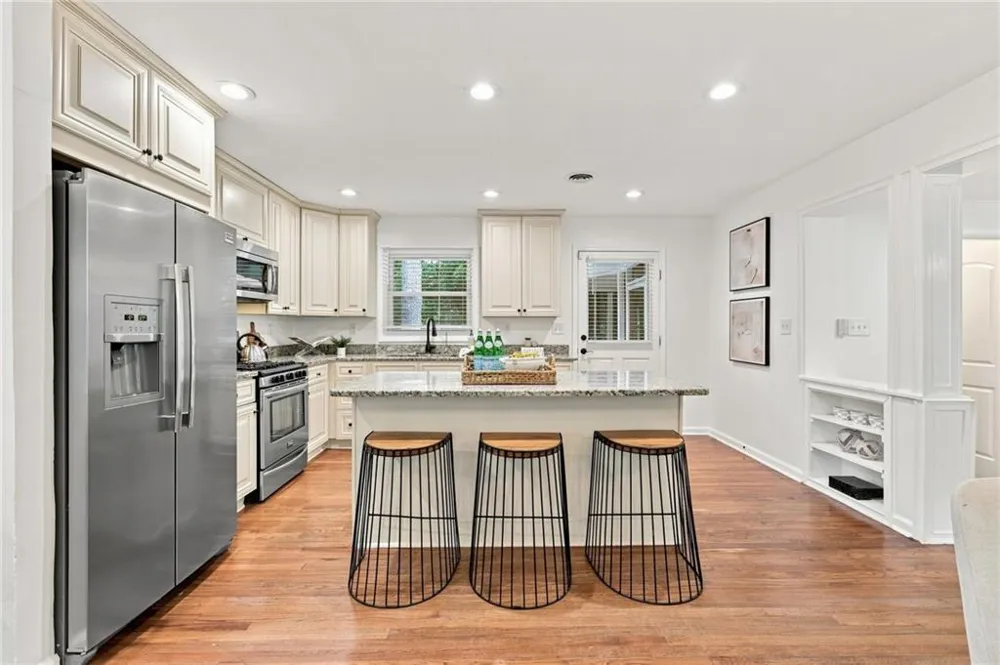 3095 Hollywood Drive Decatur, GA 30033