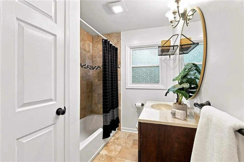 3095 Hollywood Drive Decatur, GA 30033