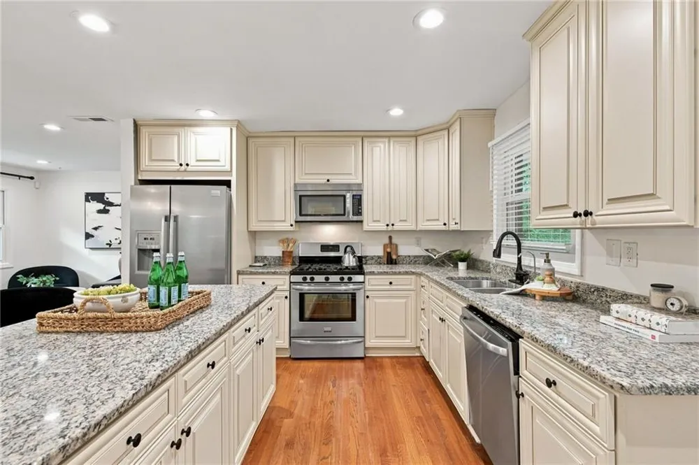 3095 Hollywood Drive Decatur, GA 30033