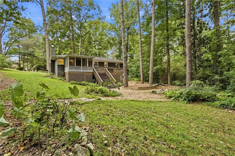 3095 Hollywood Drive Decatur, GA 30033