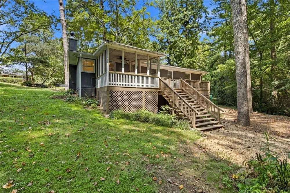 3095 Hollywood Drive Decatur, GA 30033