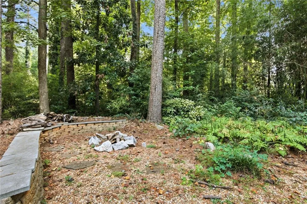 3095 Hollywood Drive Decatur, GA 30033