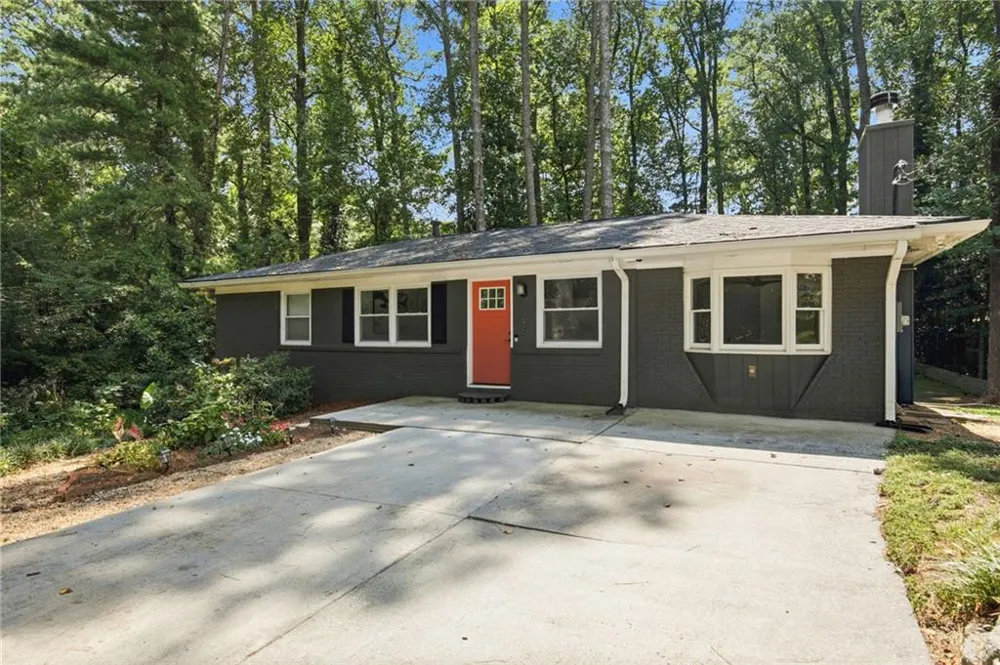 3095 Hollywood Drive Decatur, GA 30033