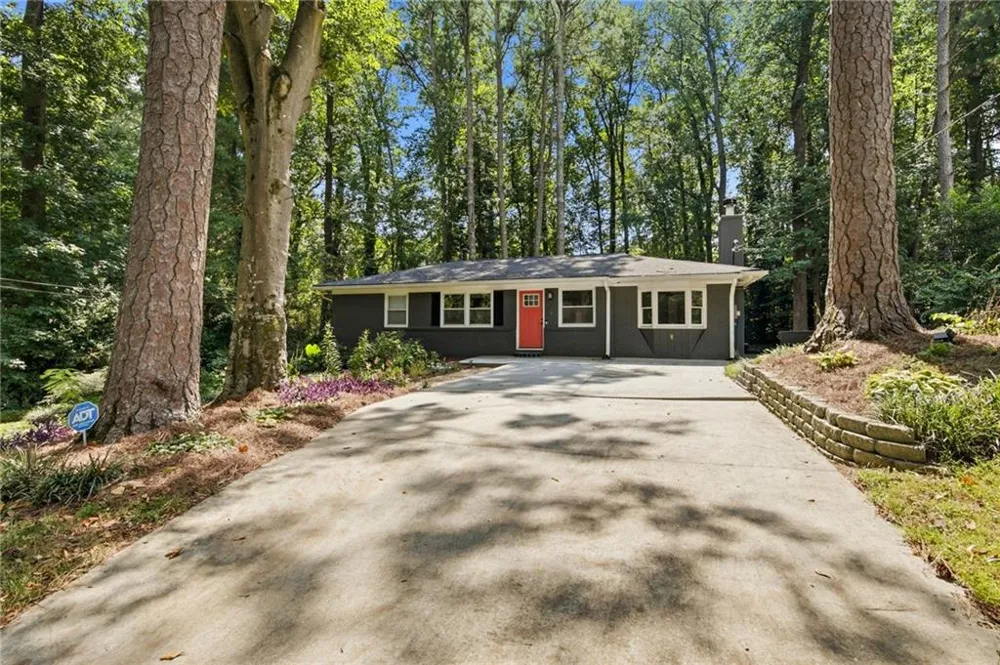 3095 Hollywood Drive Decatur, GA 30033
