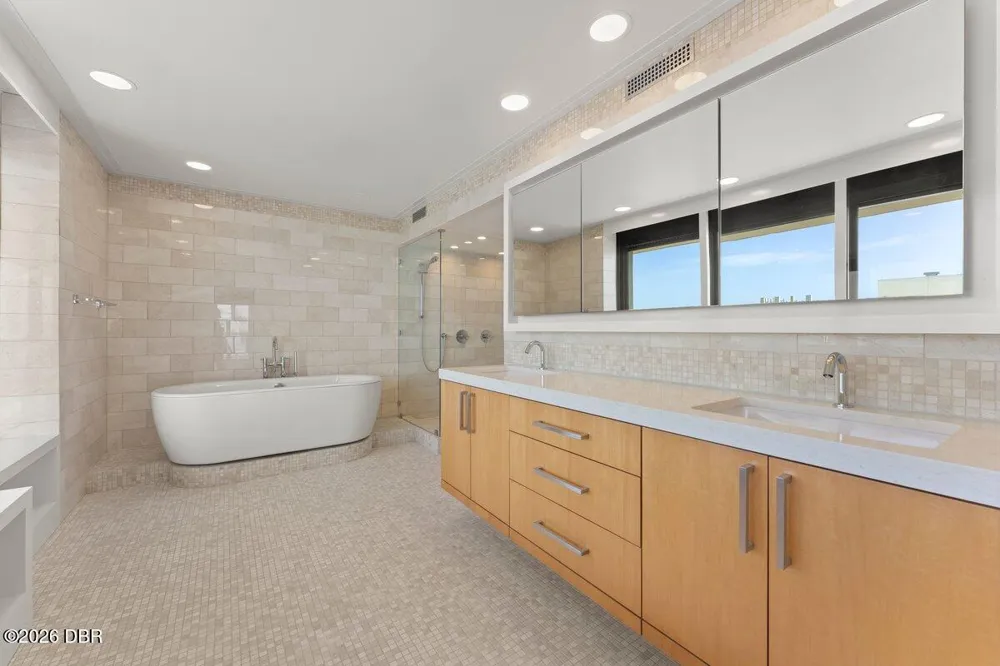 3000 Atlantic Avenue #21 Daytona Beach, FL 32118