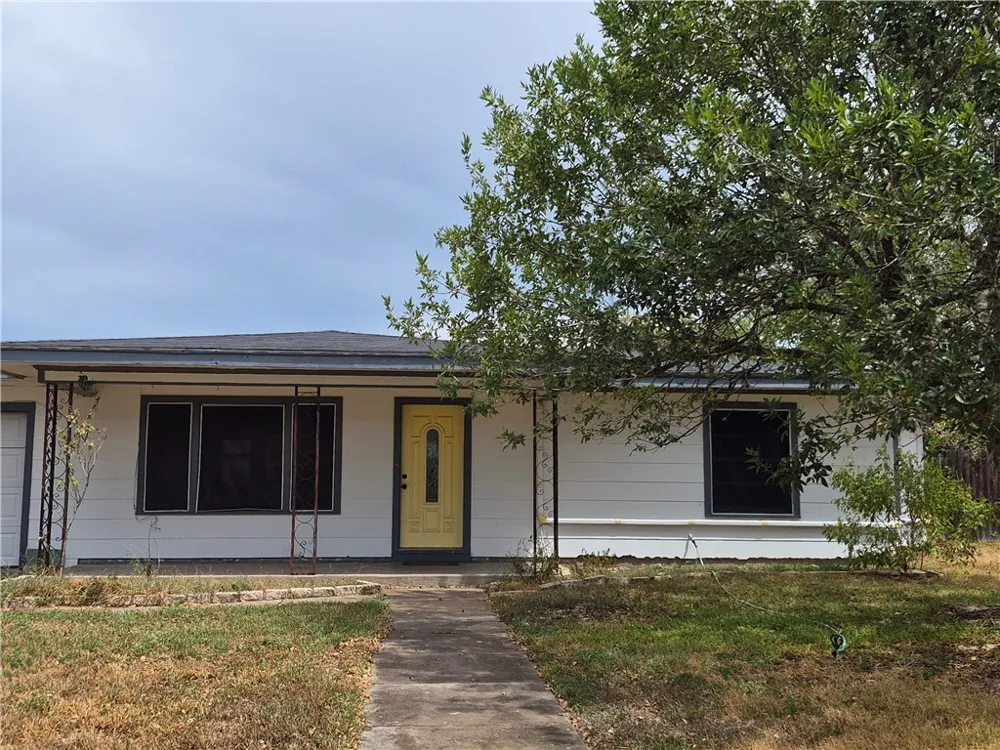 1010 E Church Cuero, TX 77954