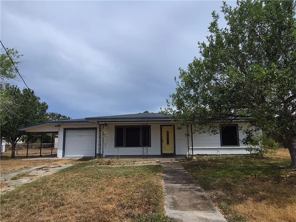 1010 E Church Cuero, TX 77954