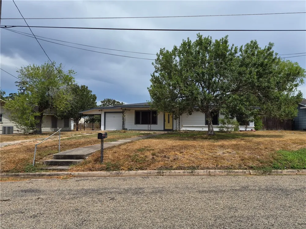 1010 E Church Cuero, TX 77954