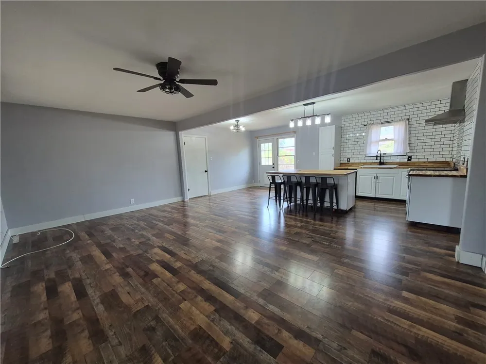 1010 E Church Cuero, TX 77954