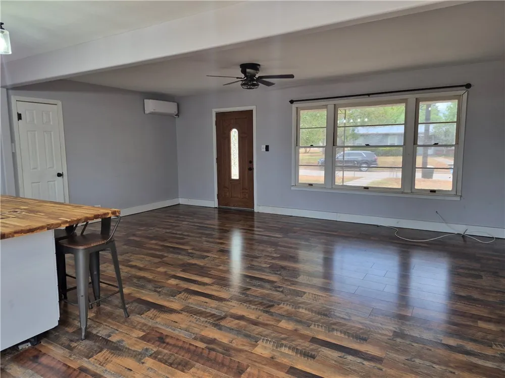1010 E Church Cuero, TX 77954