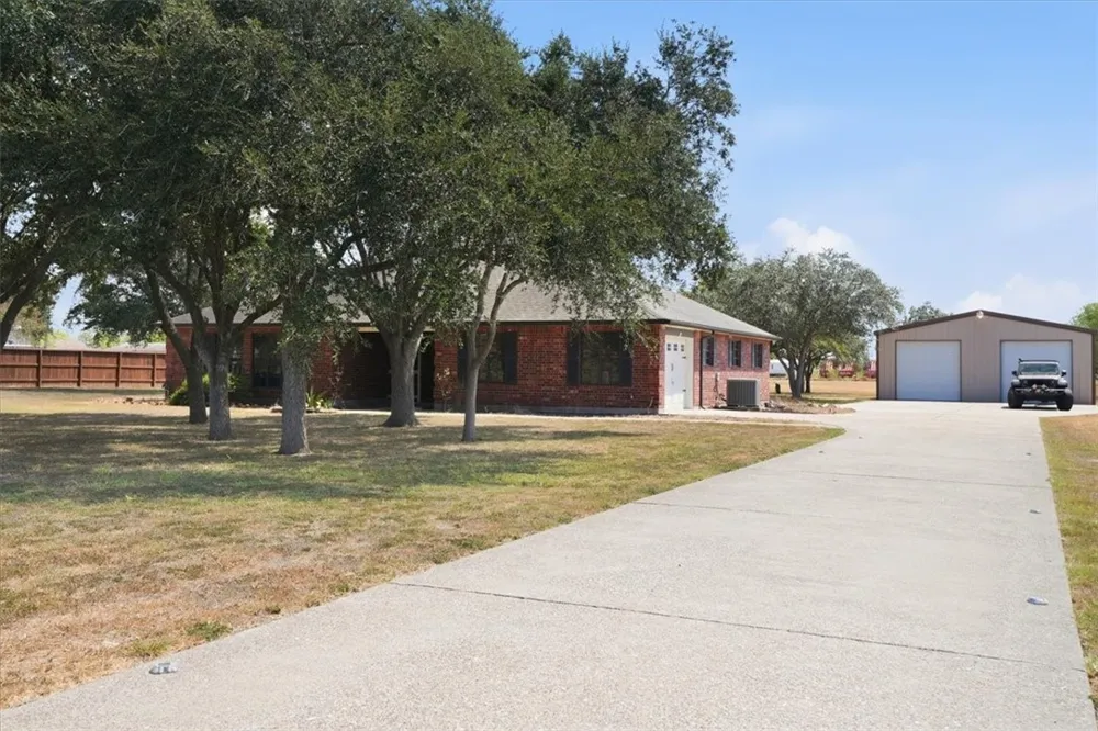 5556 Sunrise Robstown, TX 78380