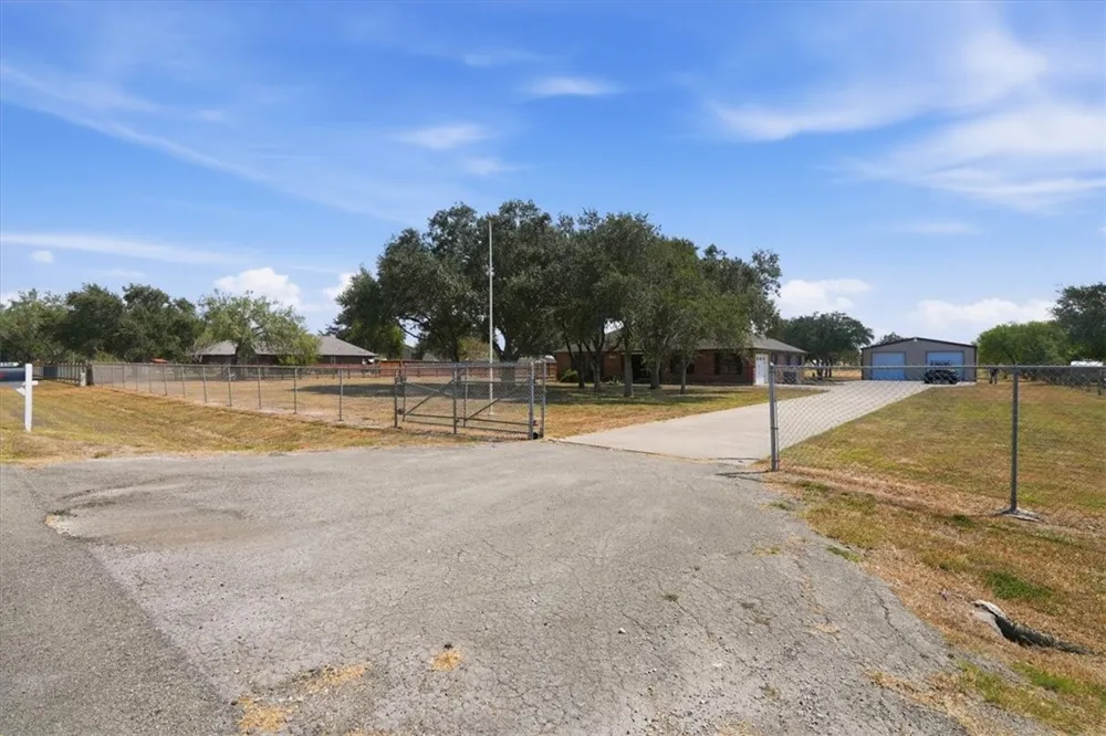 5556 Sunrise Robstown, TX 78380