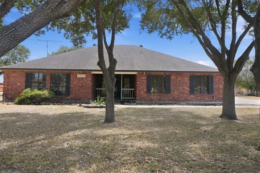 5556 Sunrise Robstown, TX 78380