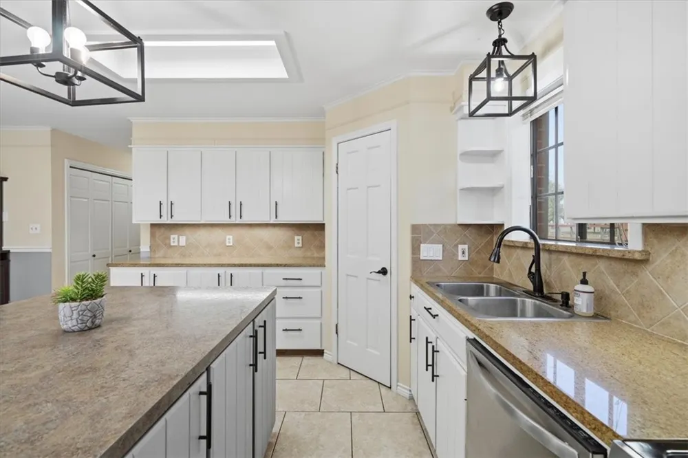 5556 Sunrise Robstown, TX 78380