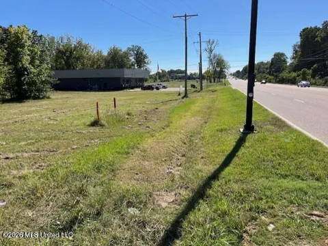 10 Airways Boulevard