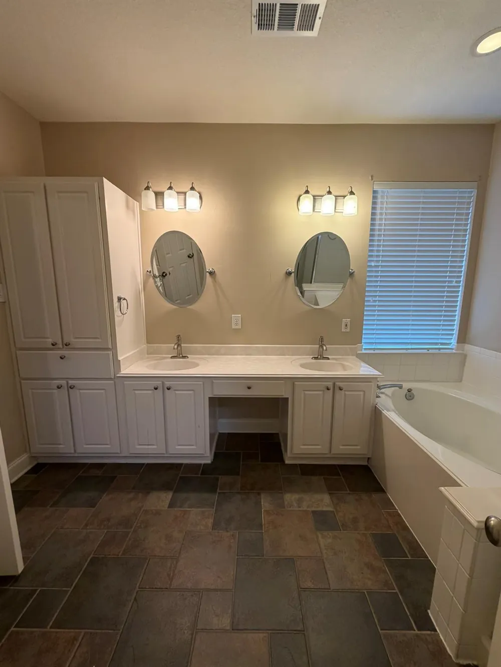 55 N Creekmist Pl The Woodlands, TX 77385